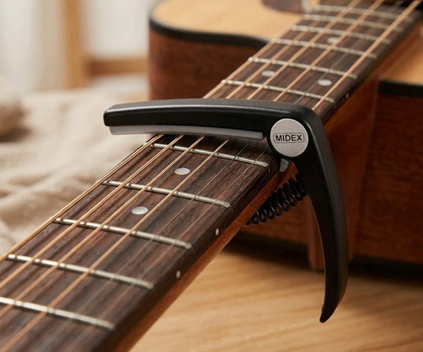 Gitar Capo Nedir? Nasıl Kullanılır?