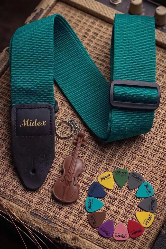 Midex ASM-26TR Gitar Omuz Askısı Turkuaz Renk 89-155cm (Pena Hediye) Midex ASM-26TR Gitar Omuz Askısı Turkuaz Renk 89-155cm (Pena Hediye)