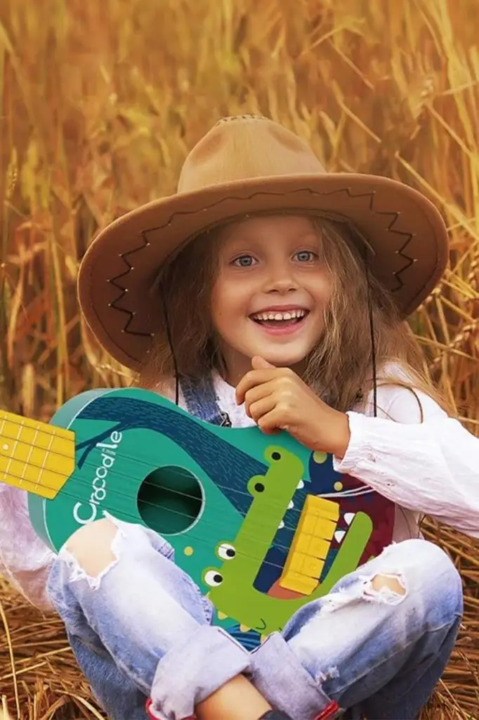 Rennes RKU-06GR Plastik Yeşil Timsah Desenli Çocuk Oyuncak Ukulele